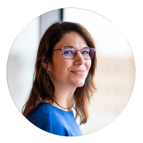 Ronde portretfoto van Sabrina bij Crelan