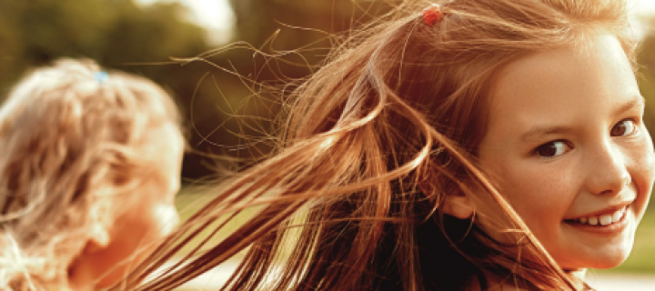 Franse versie met 2 vriendinnetjes genietend van het mooie weer
